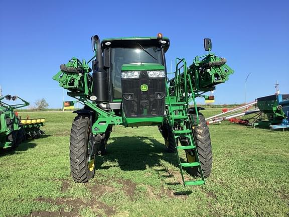 Image of John Deere R4044 equipment image 1