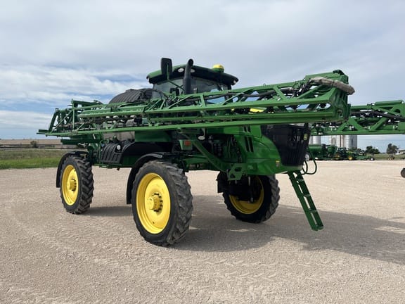 Main image John Deere R4044
