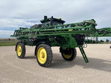 Main image John Deere R4044
