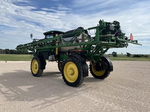 Image of John Deere R4044 equipment image 2
