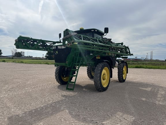 2021 John Deere R4044 Equipment Image0