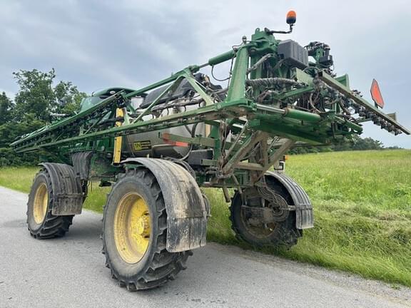 Image of John Deere R4044 equipment image 3