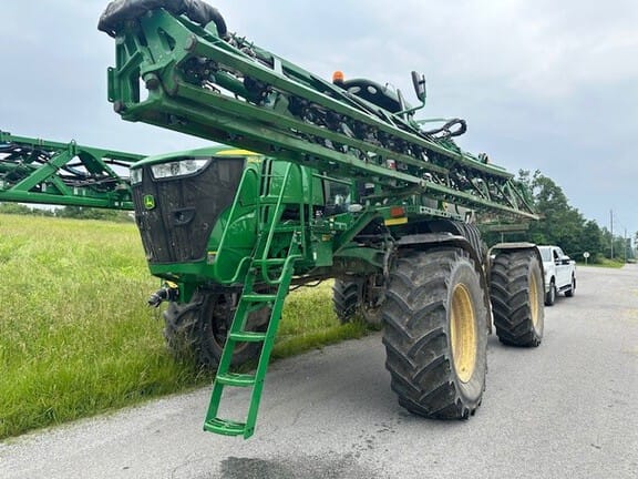 2021 John Deere R4044 Equipment Image0