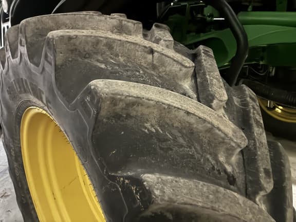 Image of John Deere R4044 equipment image 4