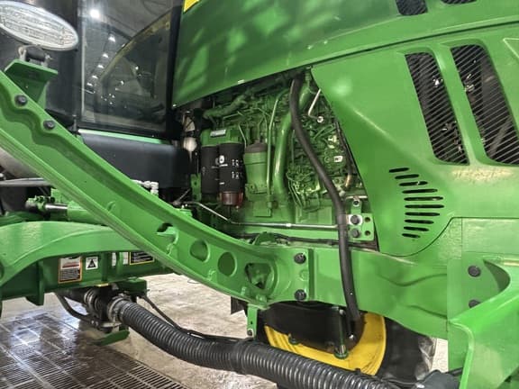 Image of John Deere R4044 equipment image 4