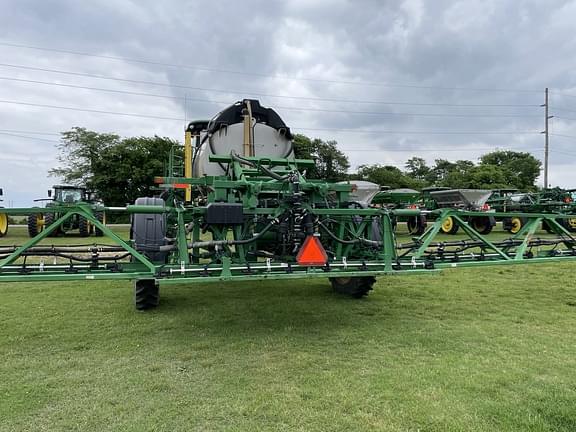 Image of John Deere R4044 equipment image 4