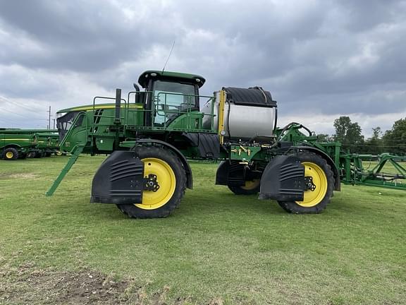 Image of John Deere R4044 equipment image 1