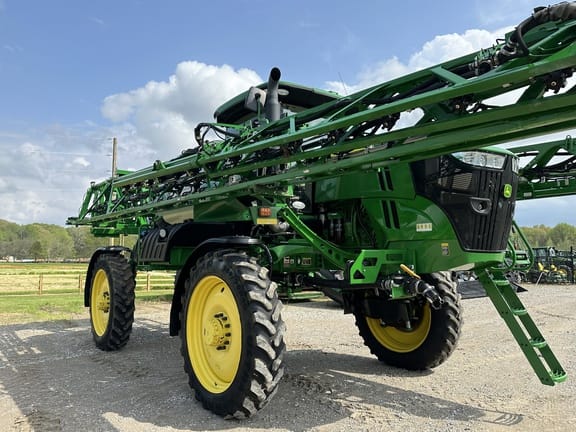 Main image John Deere R4044