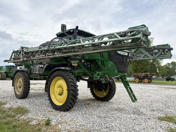 Image of John Deere R4044 equipment image 1