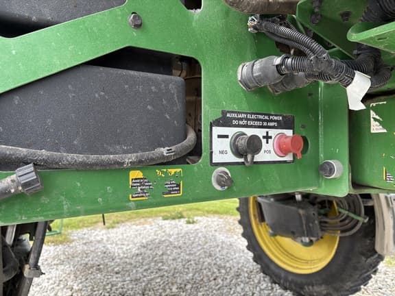 Image of John Deere R4044 equipment image 4
