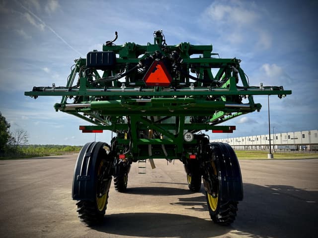 Image of John Deere R4044 equipment image 3