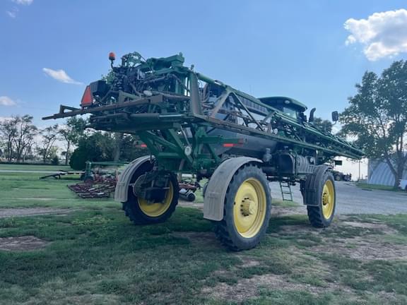 Image of John Deere R4044 equipment image 2