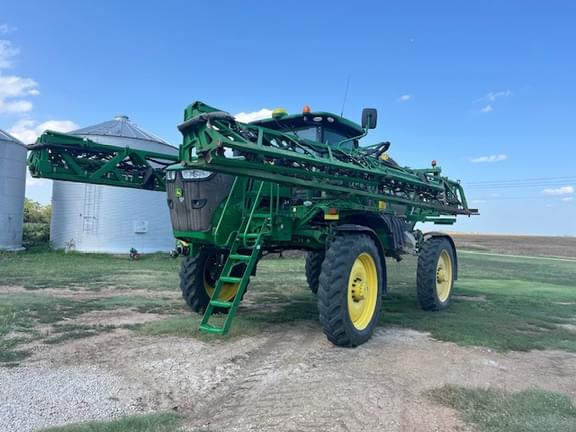 Image of John Deere R4044 equipment image 1
