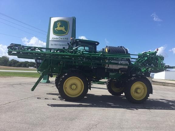 Image of John Deere R4044 equipment image 1