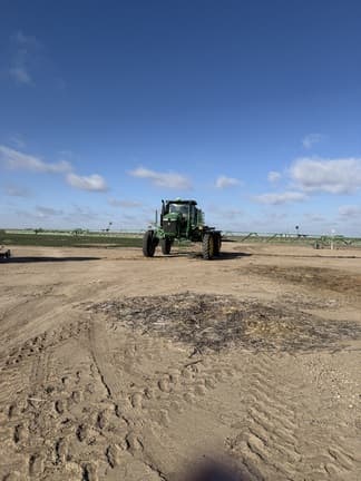 Image of John Deere R4044 equipment image 3