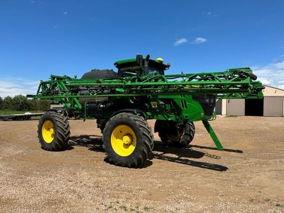 Main image John Deere R4044