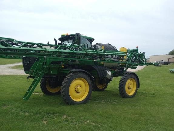 Image of John Deere R4044 equipment image 3