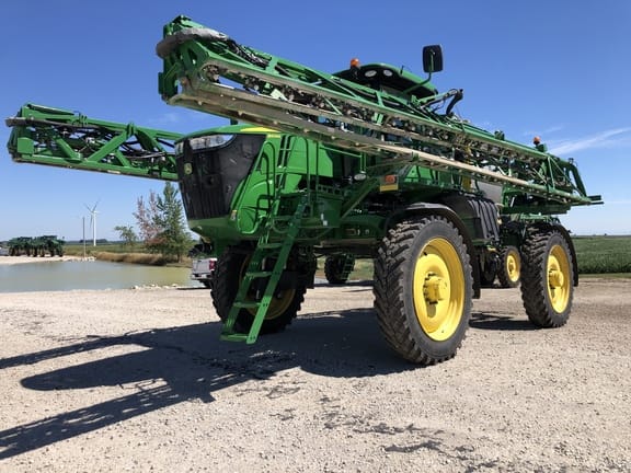 Main image John Deere R4044