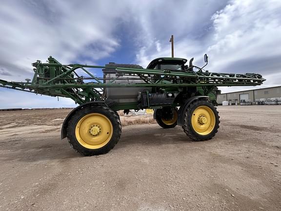 Image of John Deere R4044 equipment image 1