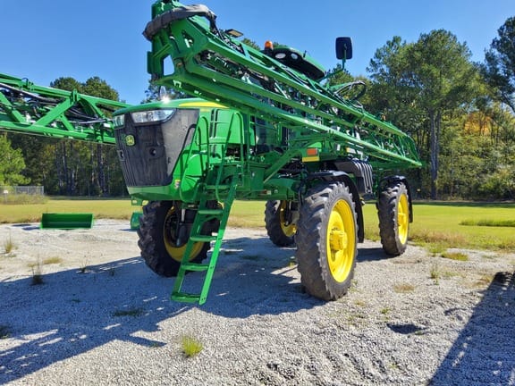 Main image John Deere R4044