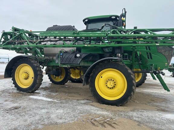 2021 John Deere R4044 Equipment Image0