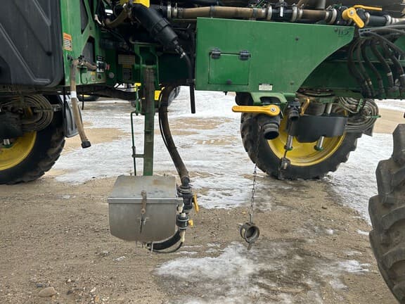 Image of John Deere R4044 equipment image 4