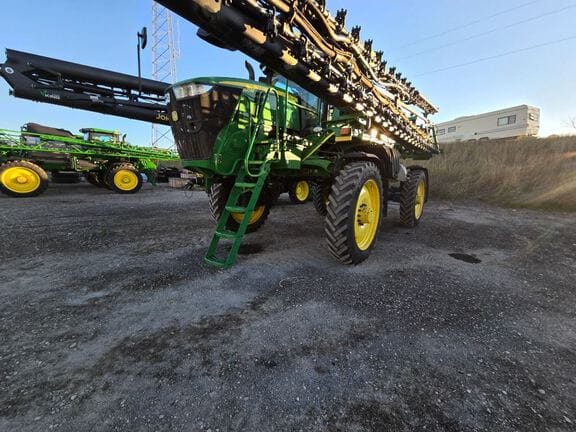 2021 John Deere R4044 Equipment Image0