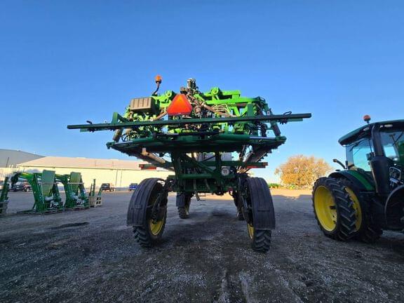 Image of John Deere R4044 equipment image 4