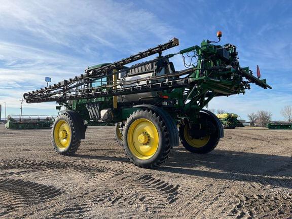 Image of John Deere R4044 equipment image 2