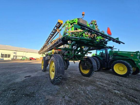 Image of John Deere R4044 equipment image 3