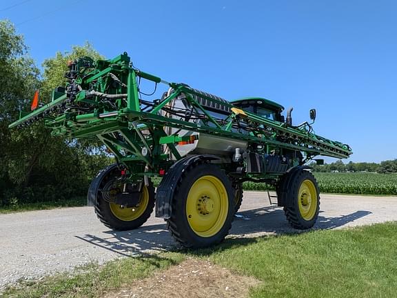 Image of John Deere R4044 equipment image 4