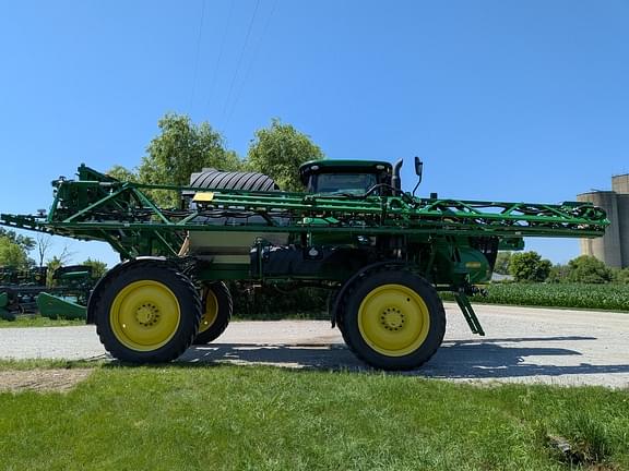 Image of John Deere R4044 equipment image 3
