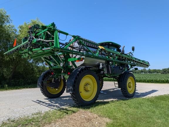 Image of John Deere R4044 equipment image 4