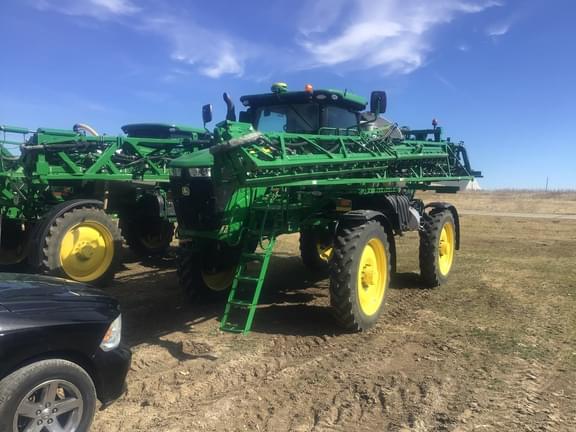Image of John Deere R4044 equipment image 3