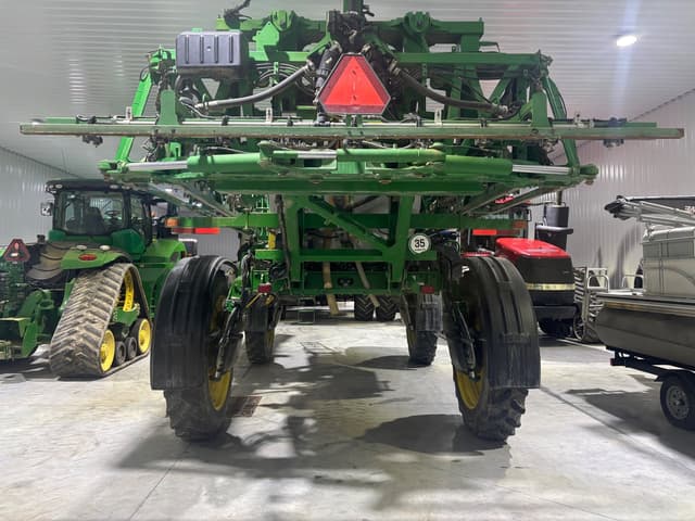 Image of John Deere R4044 equipment image 1