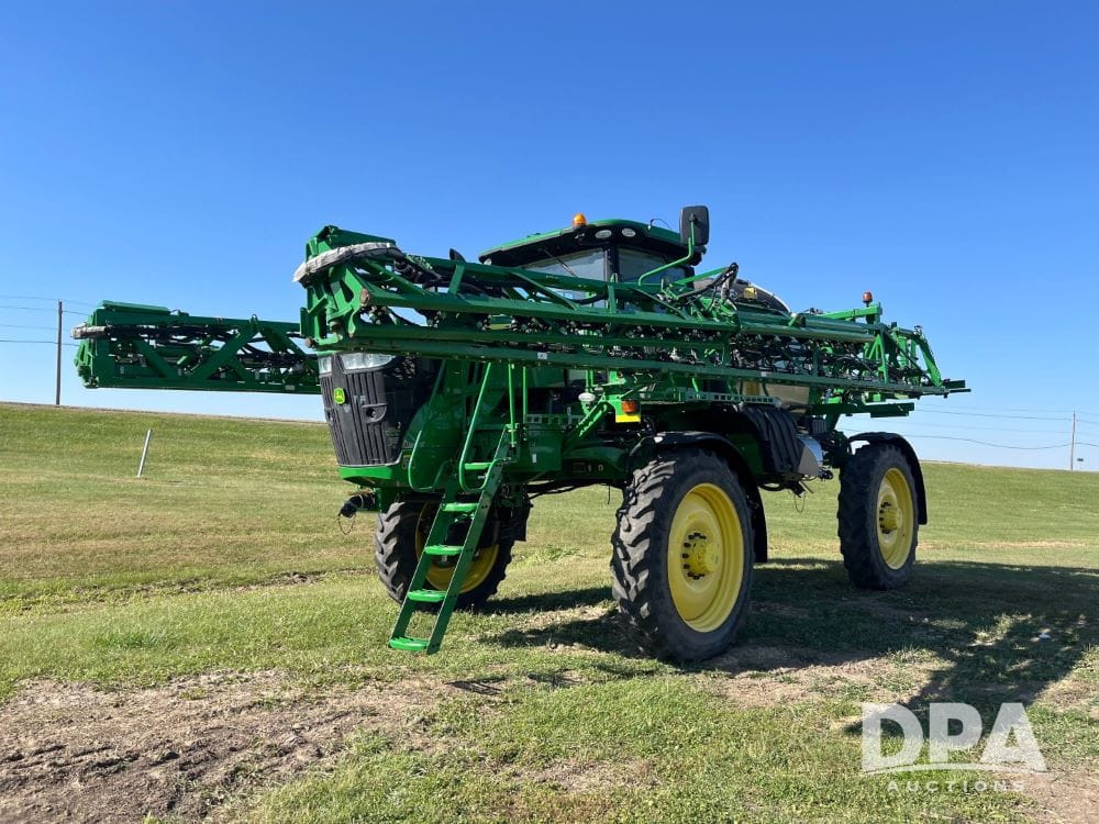 2021 John Deere R4044 Equipment Image0