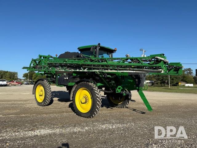 Image of John Deere R4044 equipment image 1