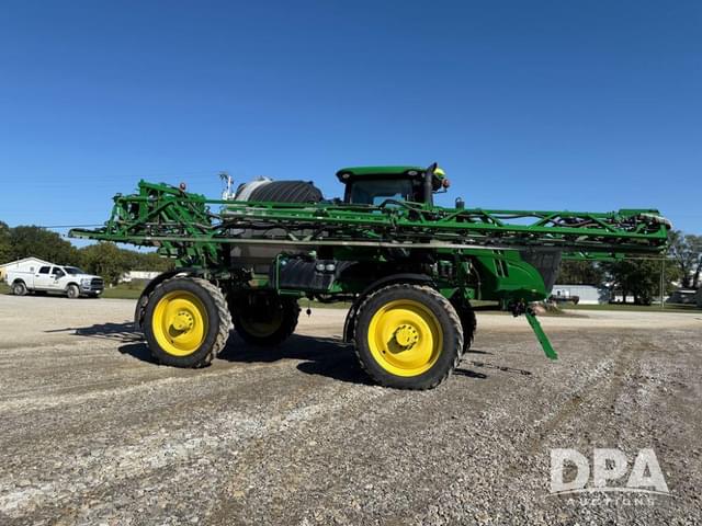 Image of John Deere R4044 equipment image 4