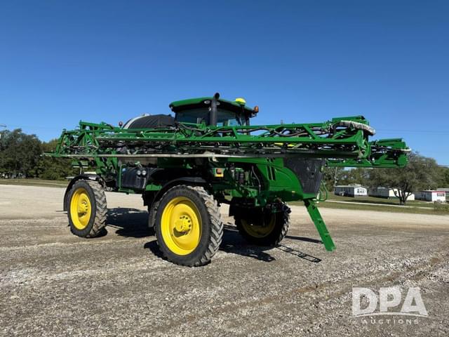 Image of John Deere R4044 equipment image 1