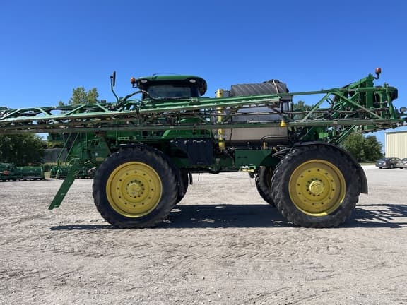 Image of John Deere R4045 equipment image 1