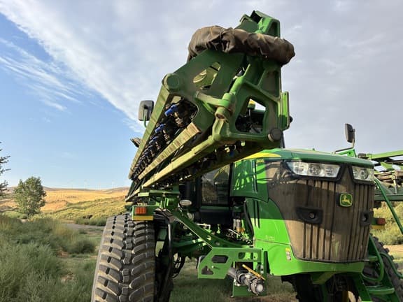 Image of John Deere R4045 equipment image 4