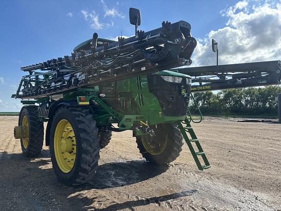 Image of John Deere R4045 equipment image 1