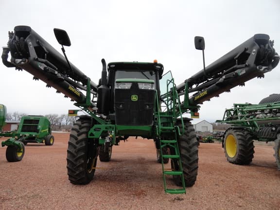 Image of John Deere R4045 equipment image 4