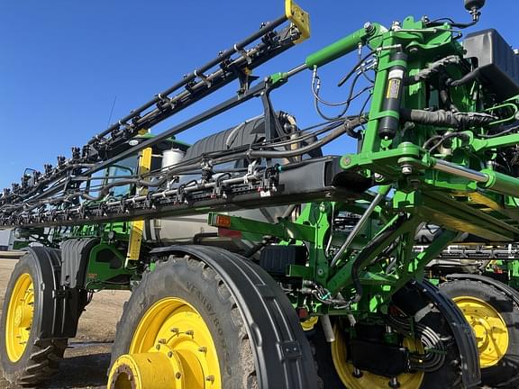 Image of John Deere R4045 equipment image 3
