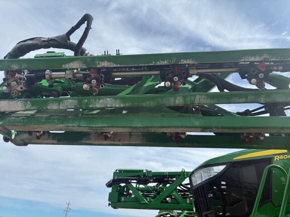 Image of John Deere R4045 equipment image 4