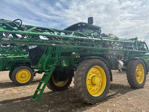 Image of John Deere R4045 equipment image 1