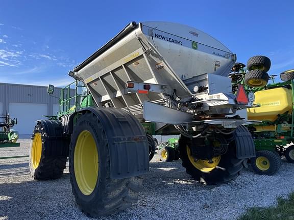 Image of John Deere R4045 equipment image 4