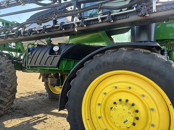 Image of John Deere R4045 equipment image 4