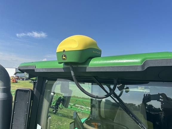 Image of John Deere R4045 equipment image 3