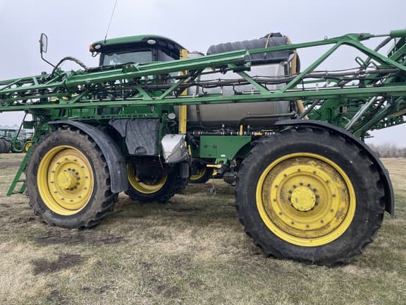 Image of John Deere R4045 equipment image 4